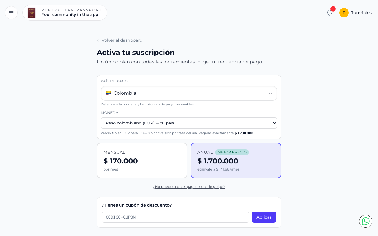 Pantalla de checkout con opciones de plan mensual y anual, cupón de descuento